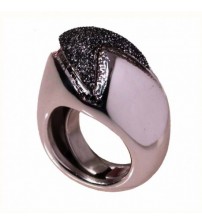 Rhodium-plated silver ring with black enamel glitter